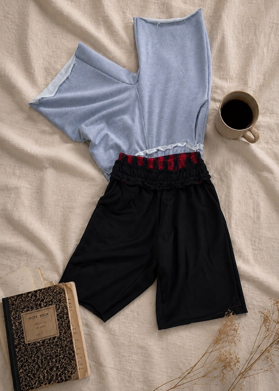 Kalm & Khaos Capri shorts